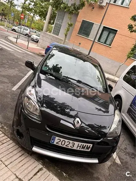 Usado Renault Clio IV Expression 75 CV (55 kW) 2012 Negro Berlina