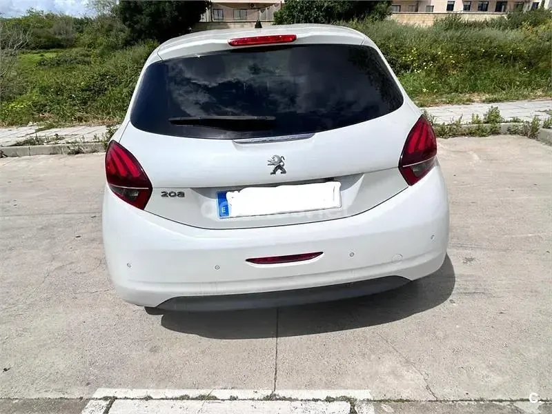 Usado Peugeot 208 82 CV (60 kW) 2019 Blanco Utilitario