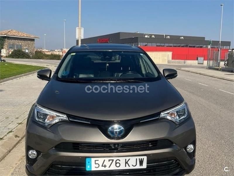 Usado Toyota RAV4 Hybrid Executive 197 CV (144 kW) 2018 Marrón SUV