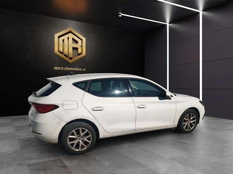 Usado Seat Leon Style 116 CV (85 kW) 2021 Blanco Berlina