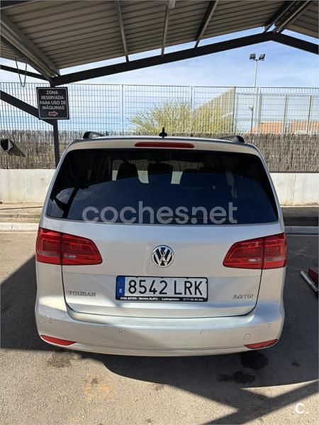 Usado VW Touran Advance 140 CV (102 kW) 2012 Gris / plata Monovolumen