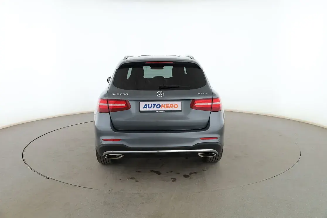 Usado Mercedes GLC250 AMG line 211 CV (155 kW) 2017 Gris SUV