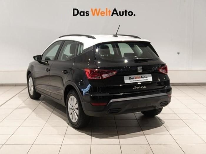 Usado Seat Arona Style 110 CV (80 kW) 2024 Negro SUV