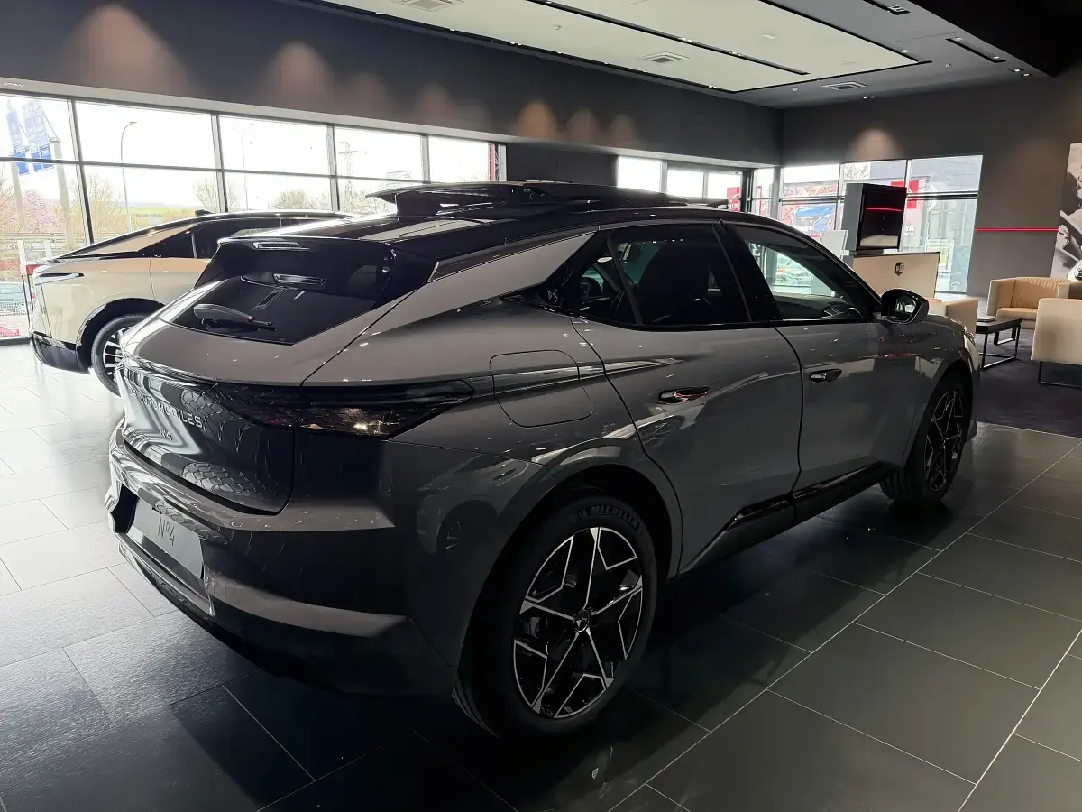 Nuevo DS Automobiles DS4 145 CV (106 kW) 2025 Gris Berlina