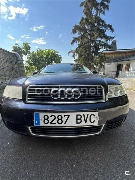 Usado Audi A4 130 CV (95 kW) 2002 Azul Berlina