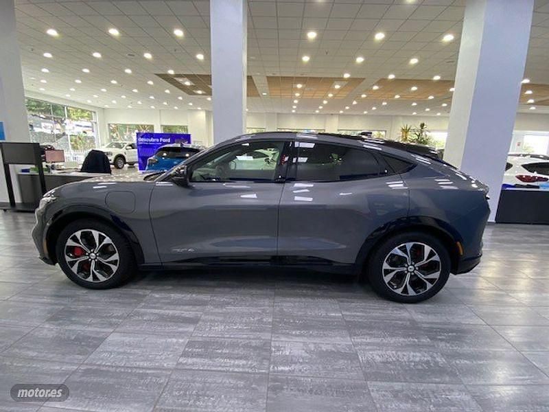 Usado Ford Mustang Premium 269 CV (197 kW) 2023 Gris / plateado Berlina