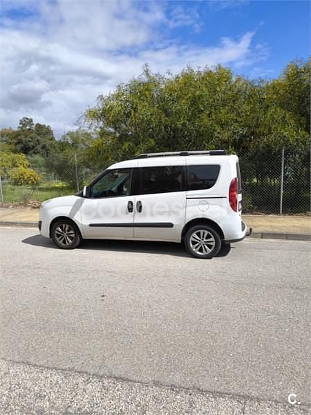 Usado Opel Combo Expression 90 HP (66 kW) 2016 Branco Monovolume