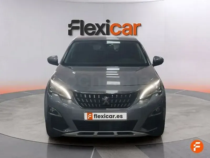 Usado Peugeot 3008 Allure 130 CV (95 kW) 2018 Gris / plata SUV