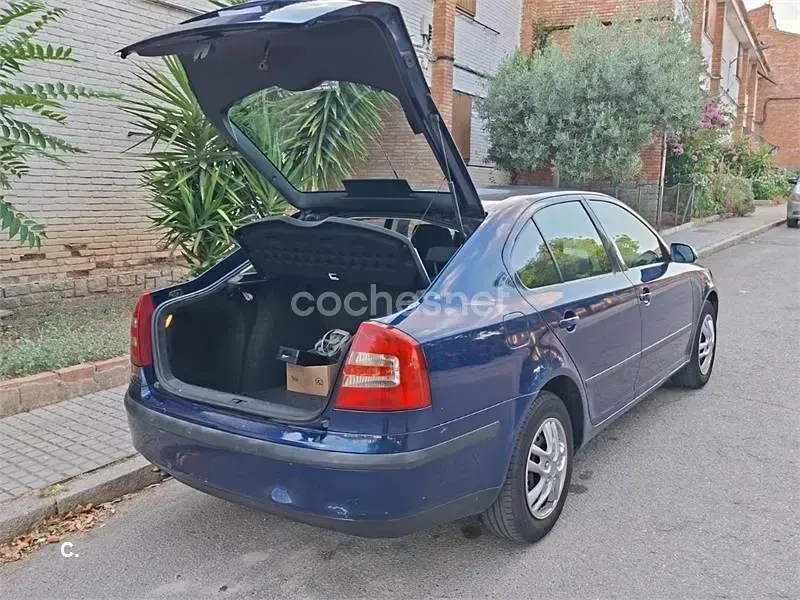 Usado Skoda Octavia Active 105 CV (77 kW) 2007 Azul Berlina
