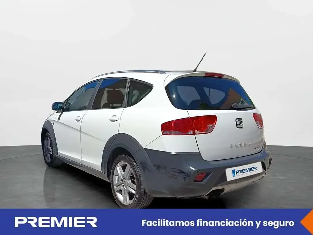 Usado Seat Altea 140 CV (102 kW) 2010 Blanco SUV