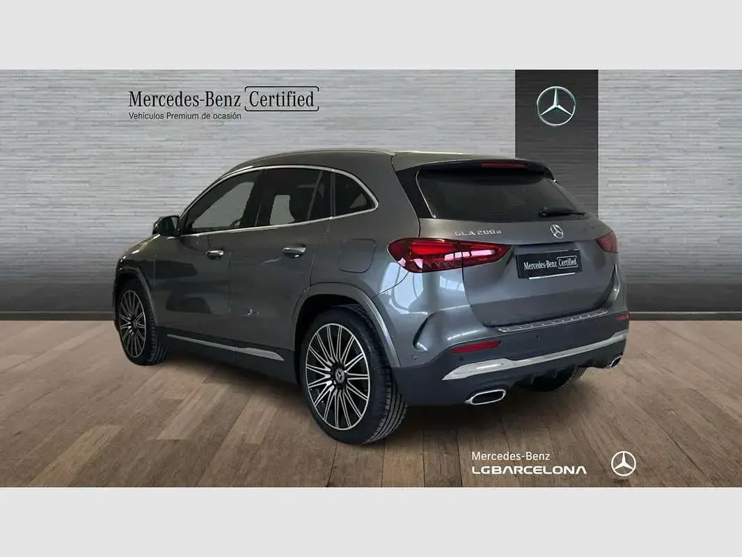 Usado Mercedes GLA200 150 CV (110 kW) 2025 Gris SUV