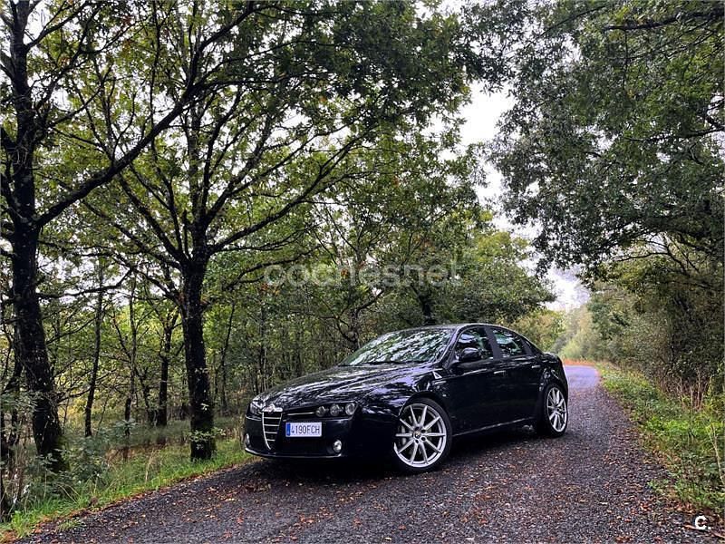 Negro Usado 2006 Alfa Romeo 159 Berlina | 15.000 € - Imagen 1/4