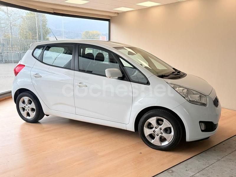 Usado Kia Venga 115 CV (84 kW) 2014 Blanco Utilitario