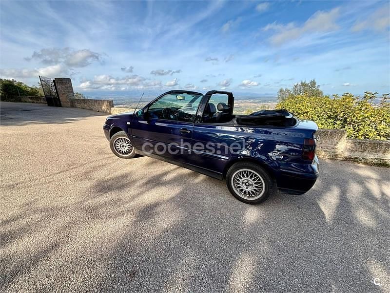 Occasion VW Golf Cabriolet Edition 115 ch (84 kW) 2002 Bleue Cabriolet