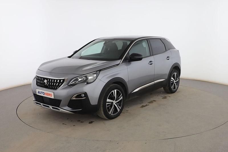 Usado Peugeot 3008 Allure 130 CV (95 kW) 2020 Gris SUV