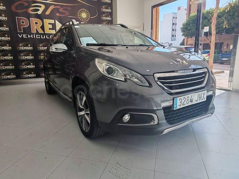 Usado Peugeot 2008 Active 100 CV (73 kW) 2016 Gris / plata SUV
