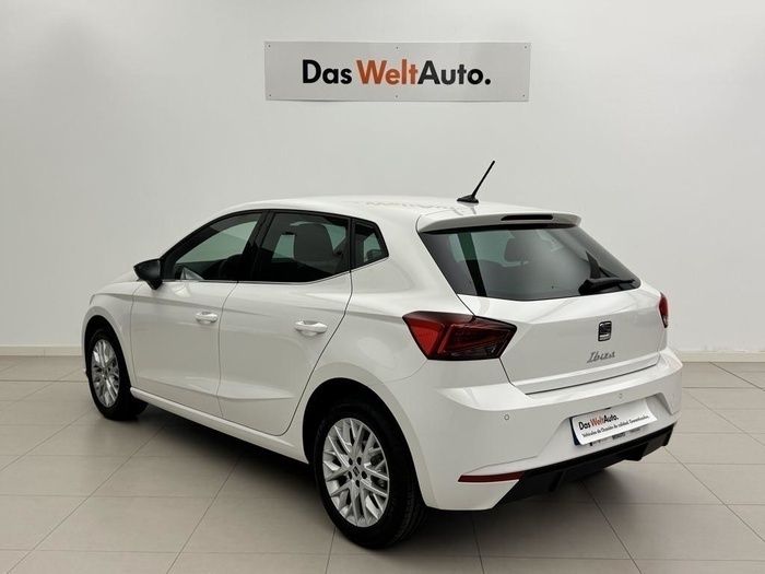 Blanco Usado 2024 Seat Ibiza Berlina | 17.900 € (Precio justo) - Imagen 1/4