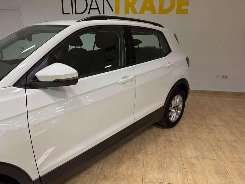 Usado VW T-Cross Advance 110 CV (80 kW) 2023 Beige SUV