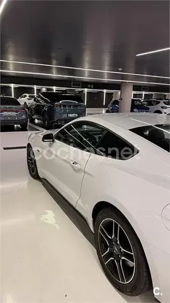 Usado Ford Mustang Fastback 291 CV (214 kW) 2021 Blanco Coupe