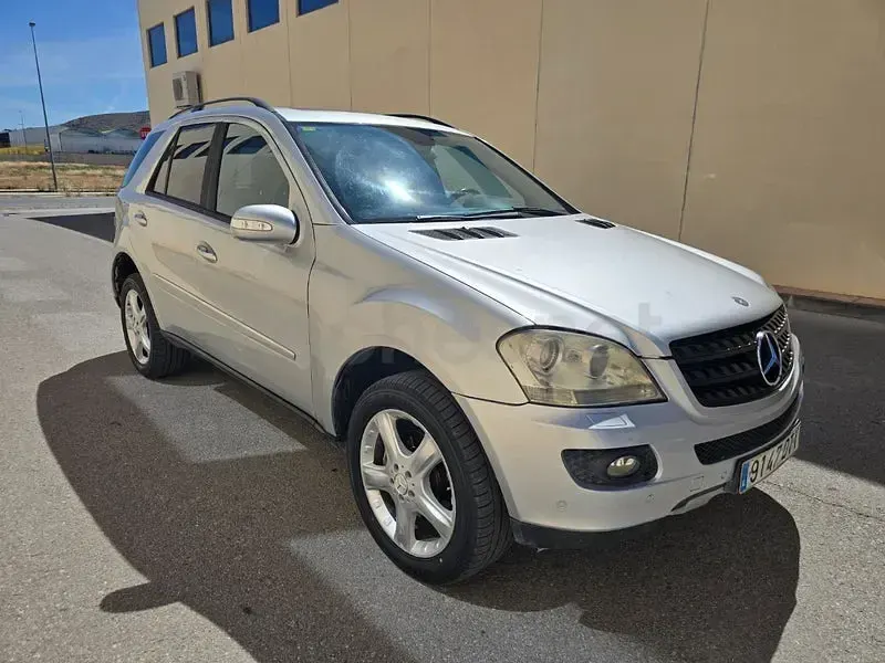 Usado Mercedes ML320 224 CV (164 kW) 2006 Gris / plata SUV
