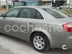Usado Audi A4 130 CV (95 kW) 2003 Gris / plata Berlina