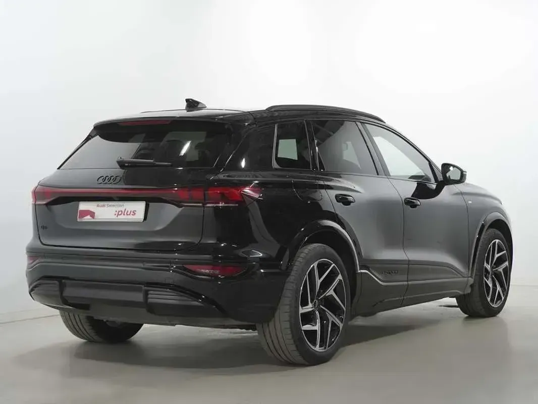 Usado Audi Q6 e-tron Performance 225 kW (306 CV) 2025 Negro SUV
