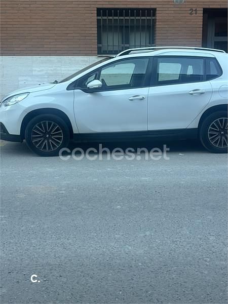 Usado Peugeot 2008 Active 82 CV (60 kW) 2015 Blanco SUV
