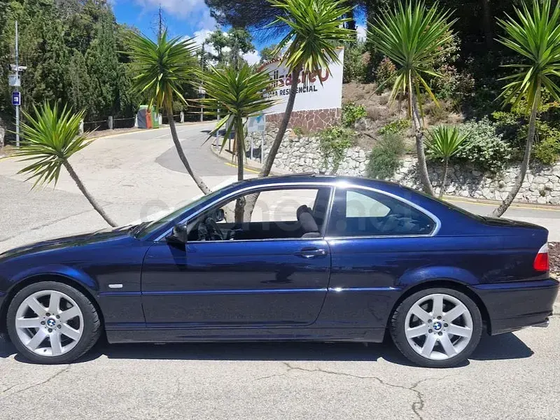 Usado BMW 330 Sport Line 231 HP (169 kW) 2001 Azul Coupé