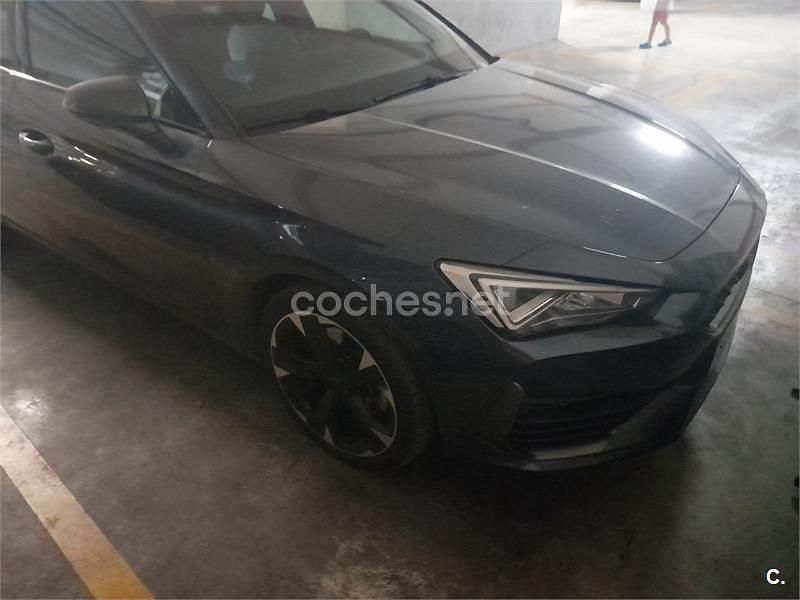 Gris / plata Usado 2023 Cupra Leon Familiar | 28.000 € (Caro) - Imagen 1/4