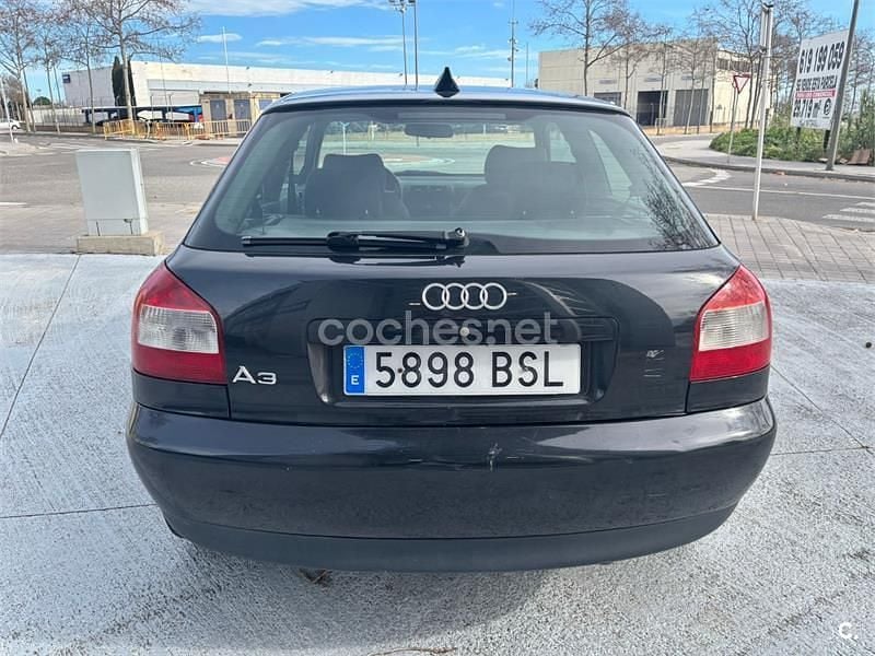Usado Audi A3 Ambiente 115 CV (84 kW) 2002 Negro Utilitario