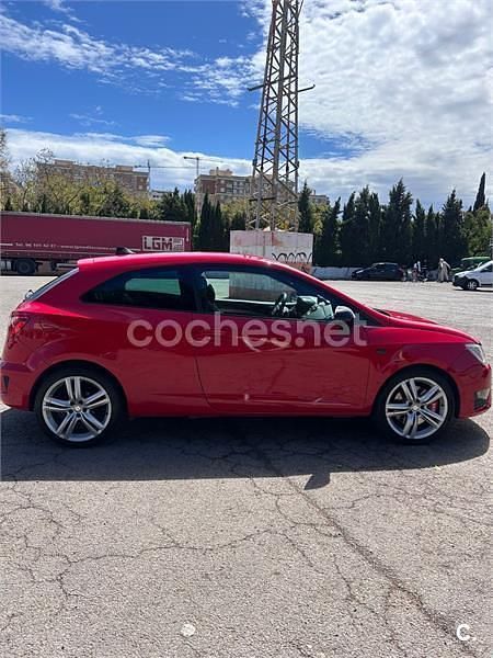 Usado Seat Ibiza SC CUPRA 180 CV (132 kW) 2012 Rojo Utilitario