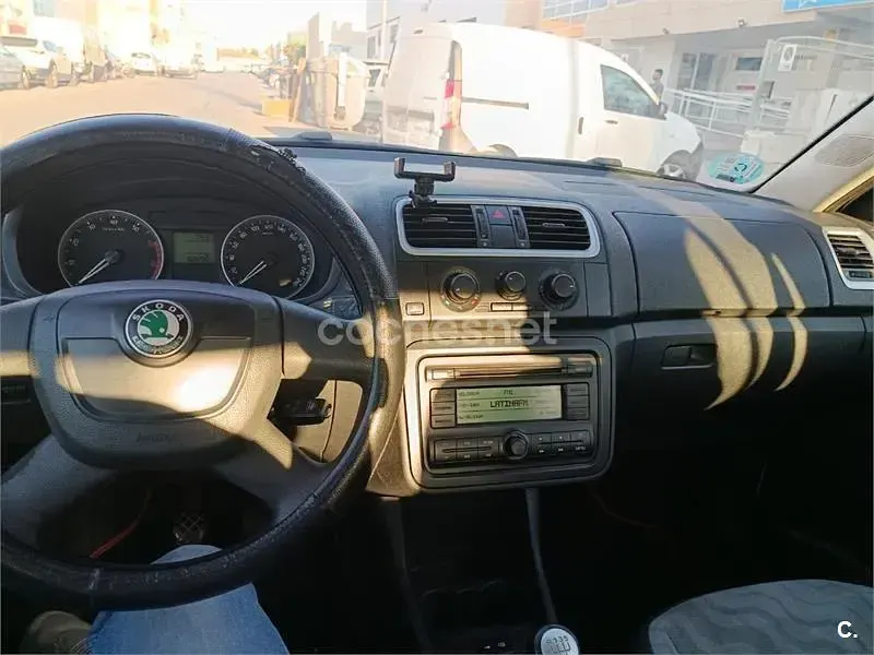 Usado Skoda Fabia 60 CV (44 kW) 2009 Blanco Berlina