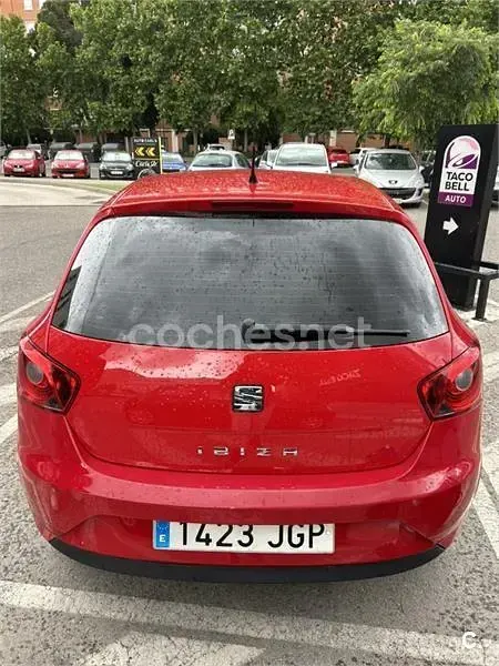 Käytetty Seat Ibiza I-Tech 70 HP (51 kW) 2015 Punainen Sedan