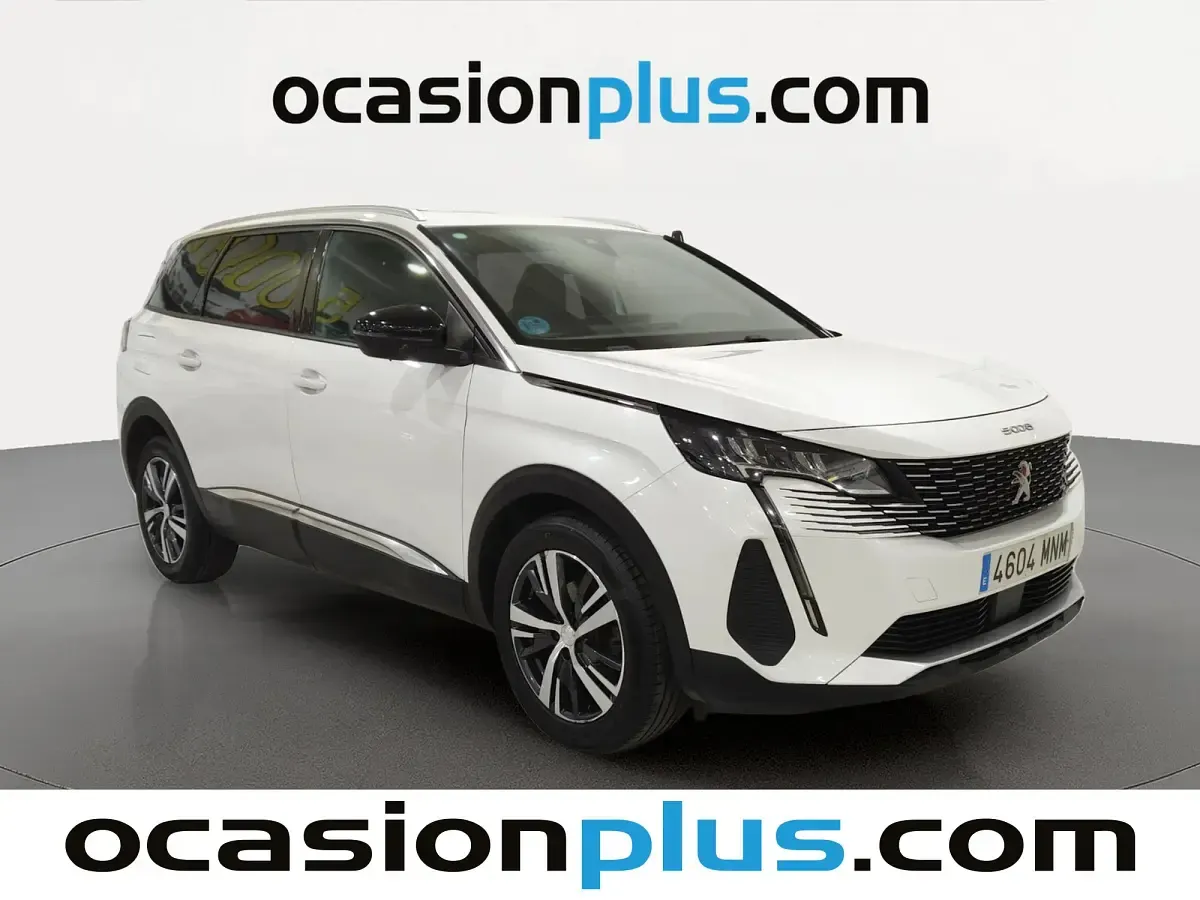 Usado Peugeot 5008 Allure 131 CV (96 kW) 2024 Blanco SUV