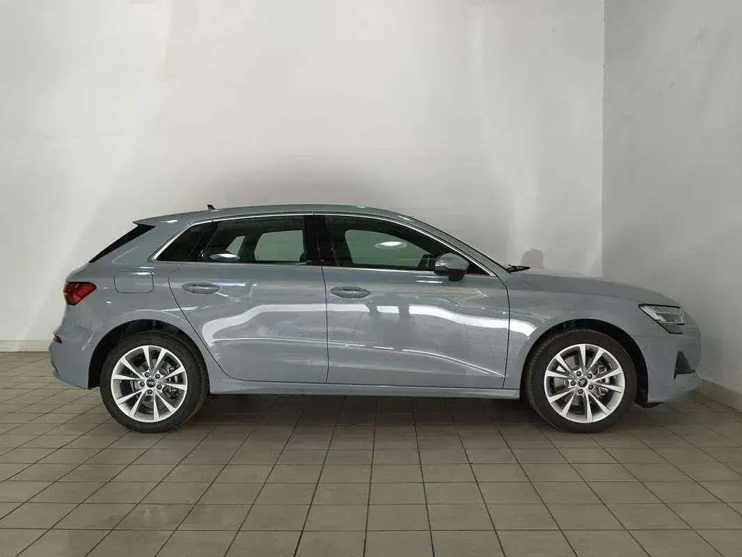 Usado Audi A3 Sportback e-tron Advanced 204 CV (150 kW) 2026 Gris Utilitario