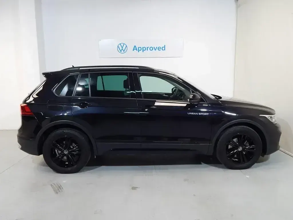 Usado VW Tiguan Sportline 150 CV (110 kW) 2022 Negro SUV