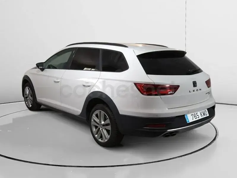 Usado Seat Leon 4Drive 150 CV (110 kW) 2018 Blanco Familiar