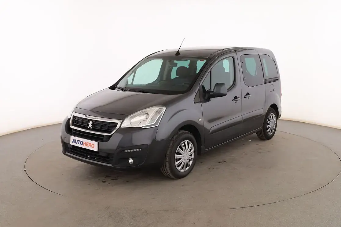 Usado Peugeot TePee Active 120 CV (88 kW) 2016 Monovolumen