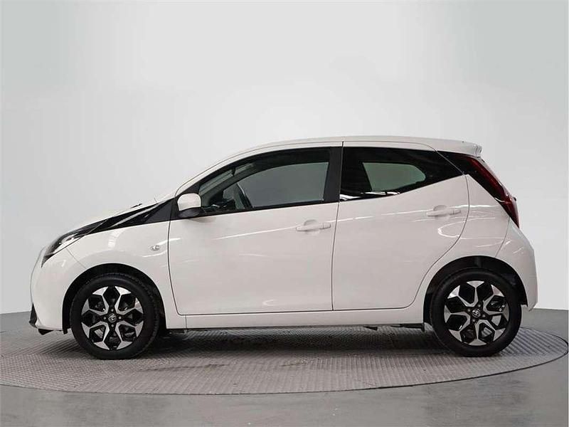 Usado Toyota Aygo X-play 72 CV (52 kW) 2021 Utilitario