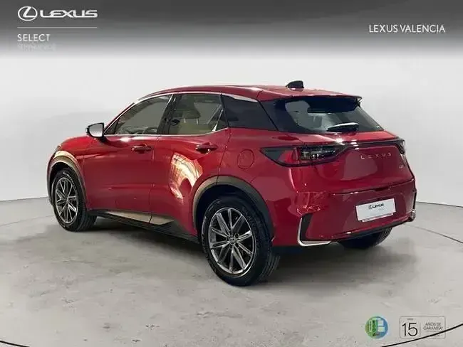 Usado Lexus LBX 136 CV (100 kW) 2025 Rojo SUV