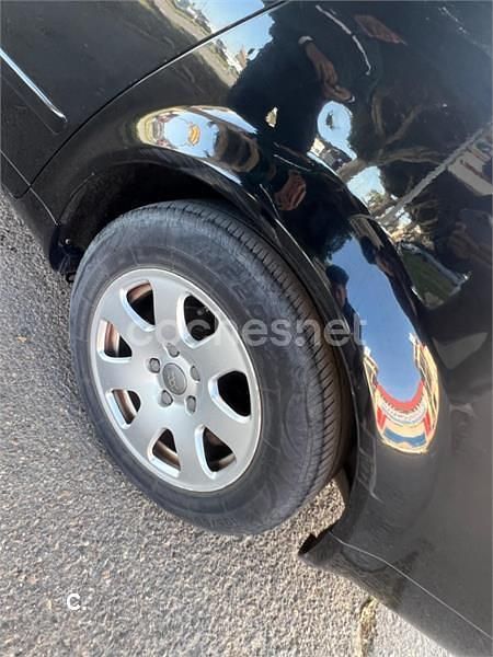 Usado Audi A4 130 HP (95 kW) 2004 Preto Sedan