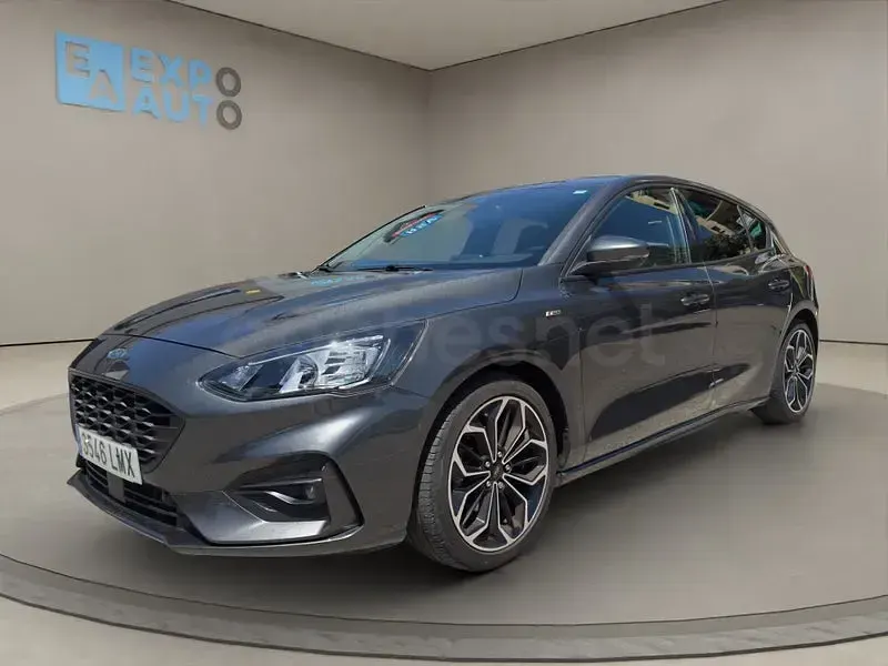 Usado Ford Focus ST-Line 125 CV (91 kW) 2021 Gris / plata Berlina