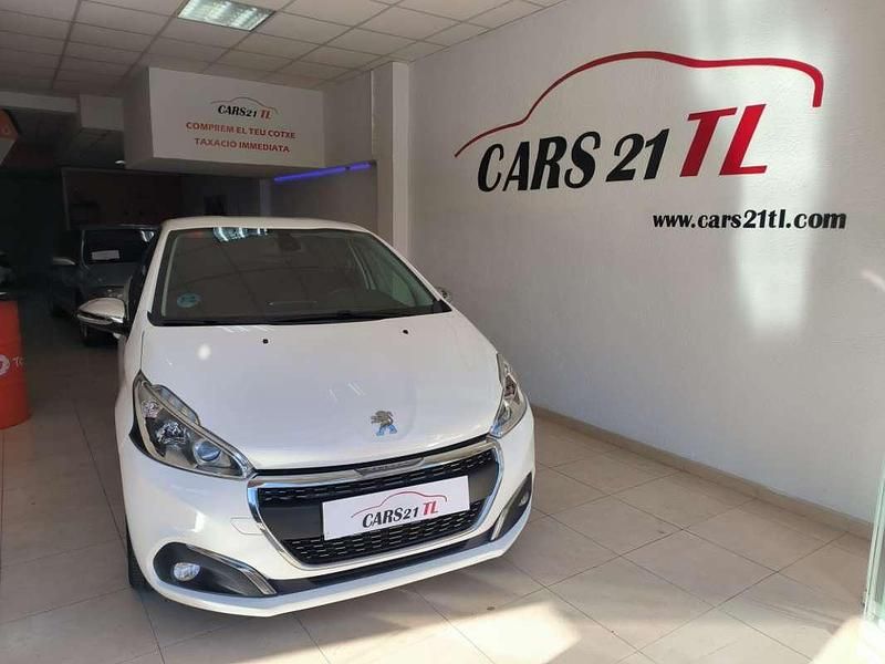 Blanco Usado 2019 Peugeot 208 Signature Sky Utilitario | 9990 € (Precio justo) - Imagen 1/4