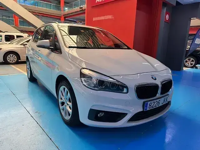 Używany BMW 218 Gran Tourer 150 KM (110 kW) 2015 Biały Minivan