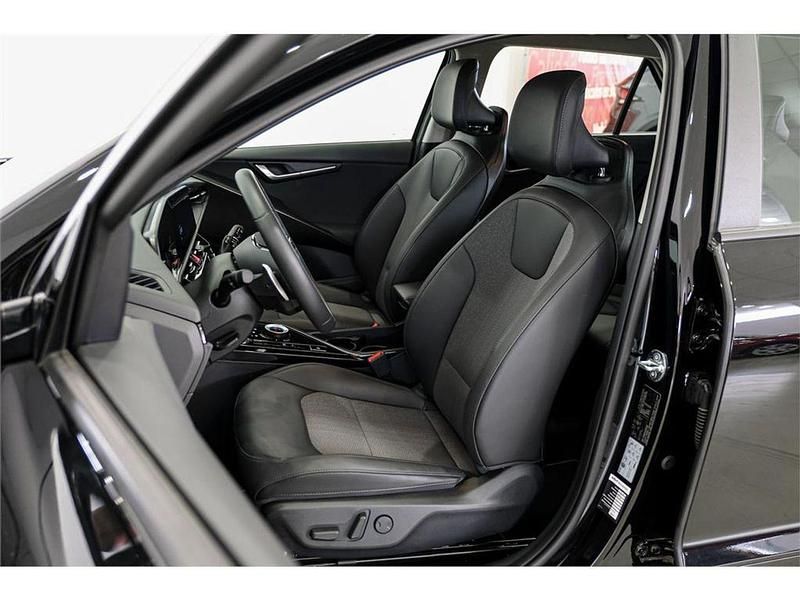 Usado Kia Niro 184 CV (135 kW) 2023 Negro SUV