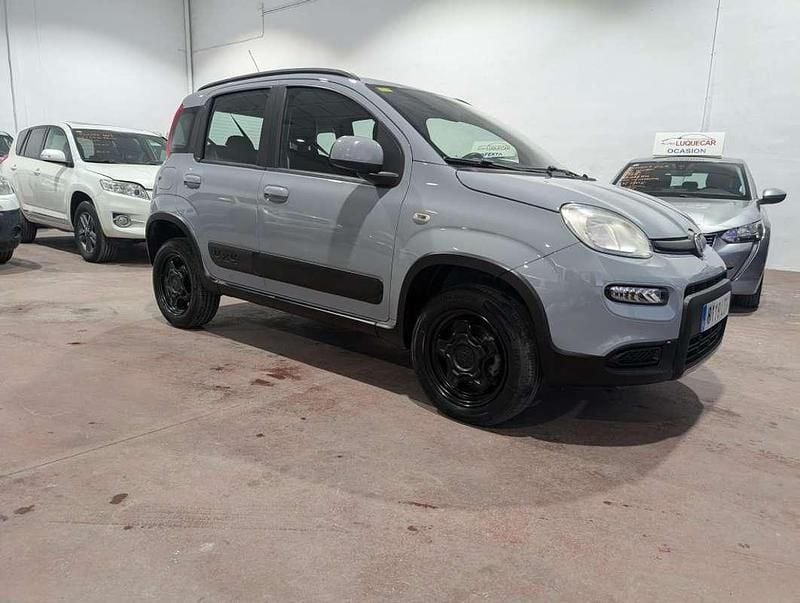 Usado Fiat Panda 4x4 86 CV (63 kW) 2019 Gris Utilitario