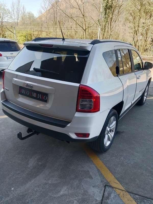Usado Jeep Compass Sport 136 CV (100 kW) 2011 Blanco SUV