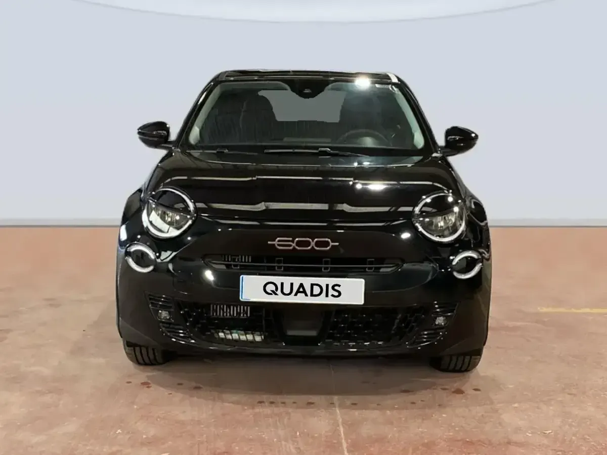 Usado Fiat 600 100 CV (73 kW) 2025 Negro SUV