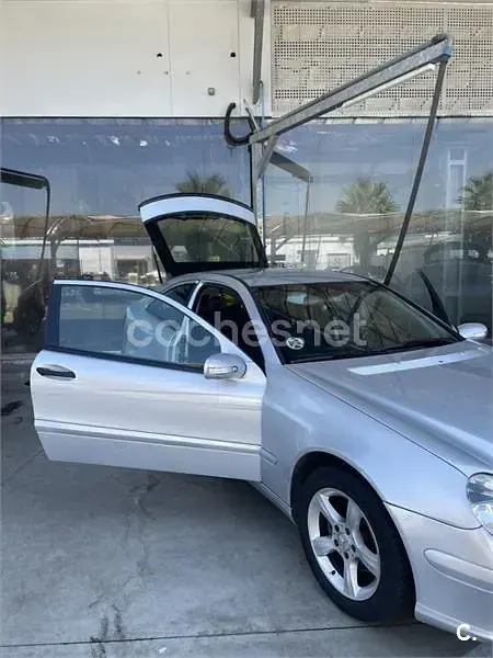 Usado Mercedes C180 143 CV (105 kW) 2004 Gris / plata Berlina