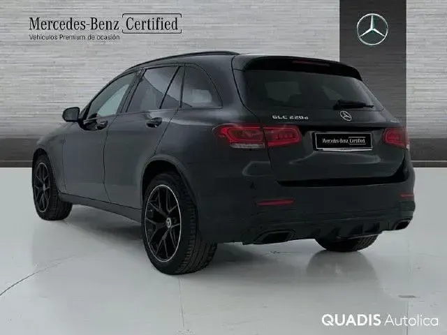 Usado Mercedes GLC220 194 CV (142 kW) 2022 Negro obsidiana SUV